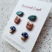Load image into Gallery viewer, Cat Studs- Bronze
