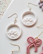 Load image into Gallery viewer, Sienna Earrings- White
