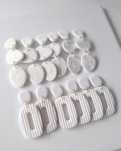 Load image into Gallery viewer, Roxanne Earrings- Pearl
