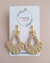 Load image into Gallery viewer, Tiana Earrings- Beige
