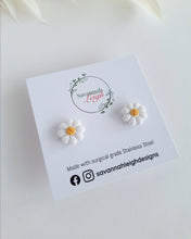 Load image into Gallery viewer, White daisy studs
