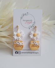 Load image into Gallery viewer, Honey Pot &amp; Daisy Earrings
