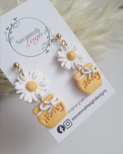 Load image into Gallery viewer, Honey Pot &amp; Daisy Earrings
