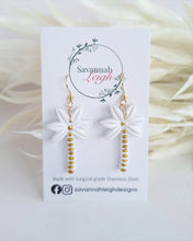 Load image into Gallery viewer, Palm Tree Earrings- White
