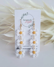 Load image into Gallery viewer, Isabella- White Daisies
