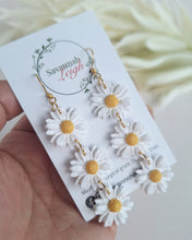 Load image into Gallery viewer, Isabella- White Daisies
