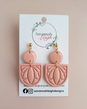 Load image into Gallery viewer, Lilly Earrings - Blush
